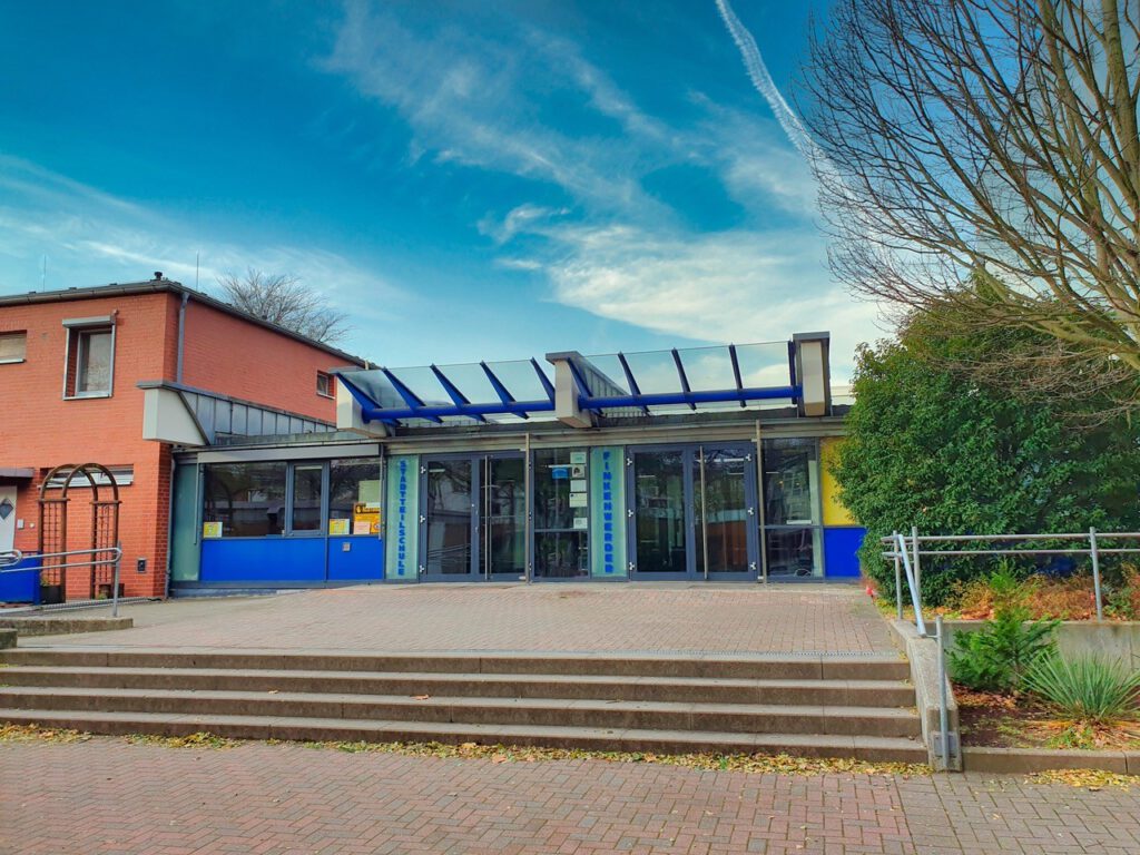 Eingang Schule Farben